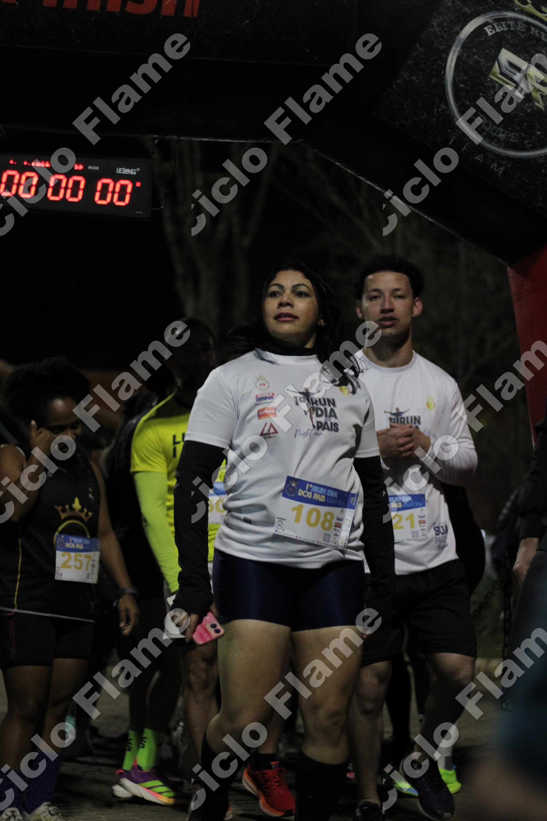 Foto corrida-embu_cmhfd67y.jpg