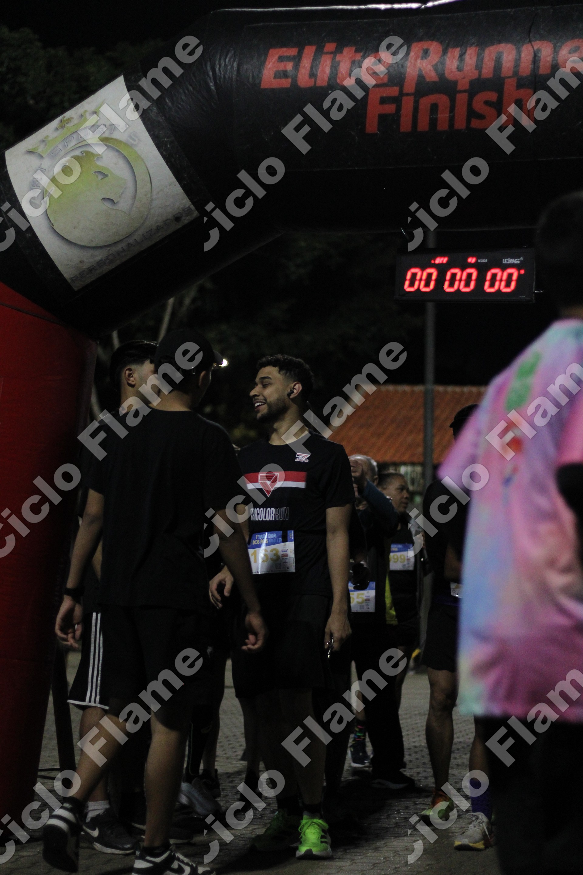 Foto corrida-embu_cmhfd6g7.jpg