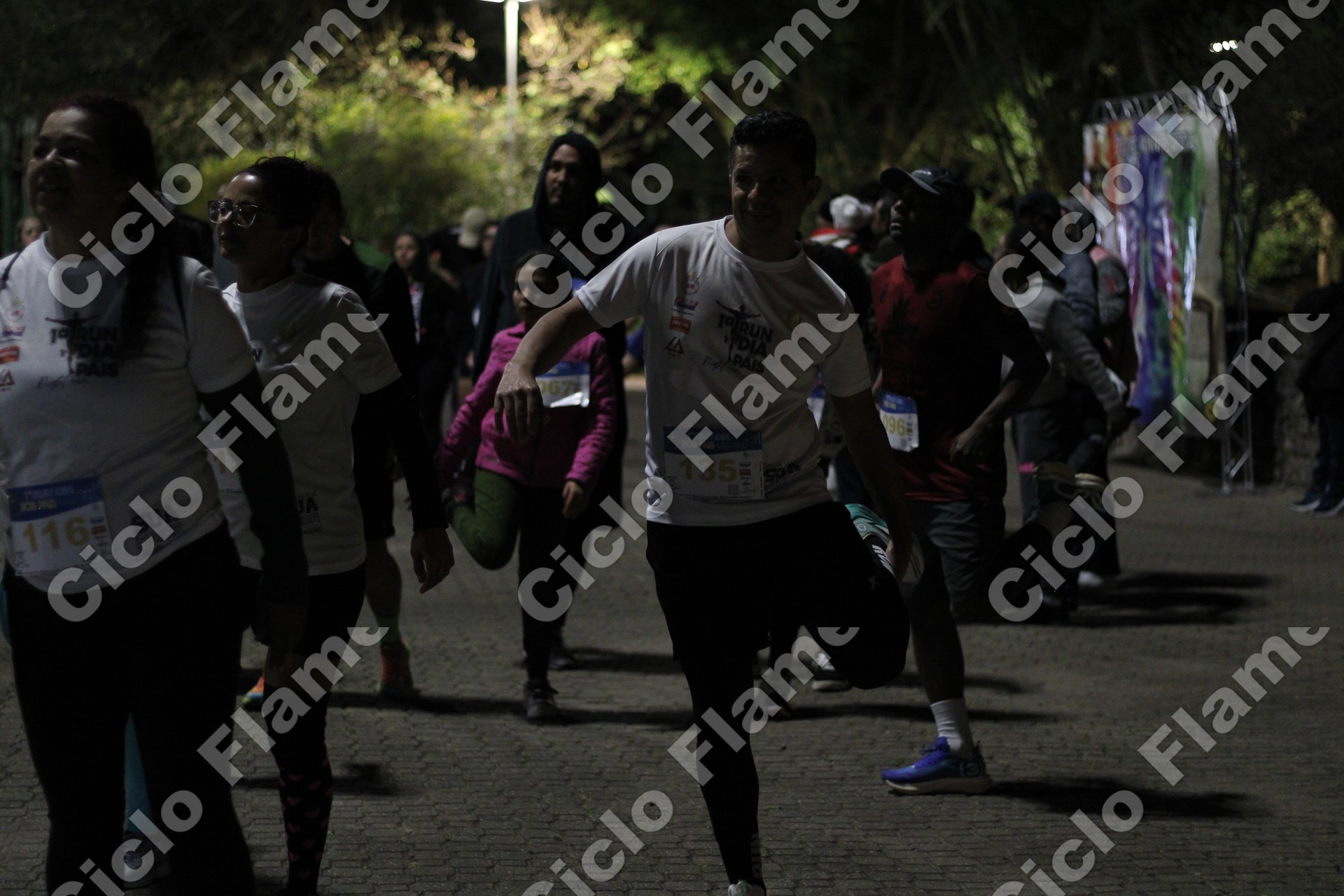 Foto corrida-embu_cmhfd6s5.jpg