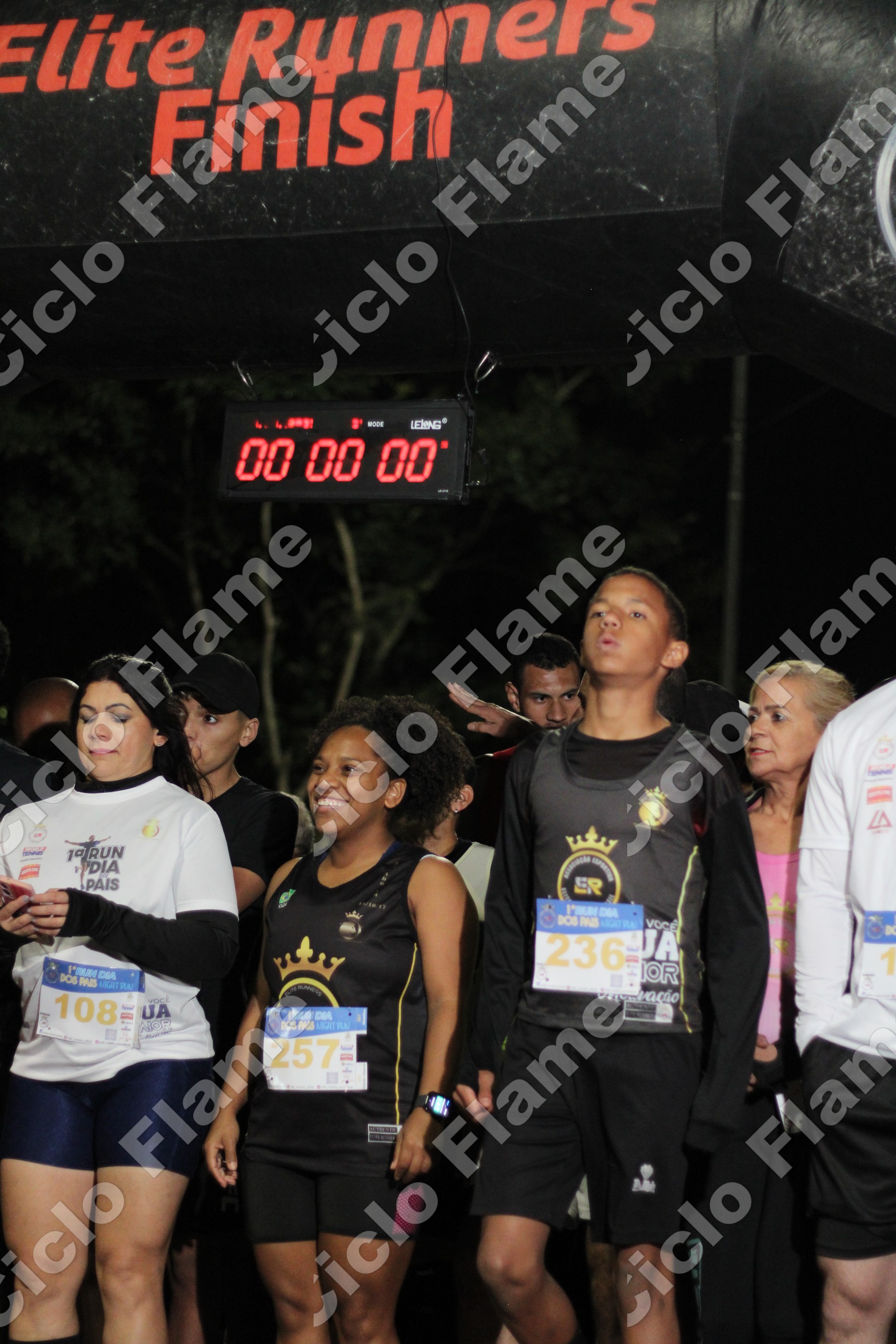 Foto corrida-embu_cmhfd8mv.jpg