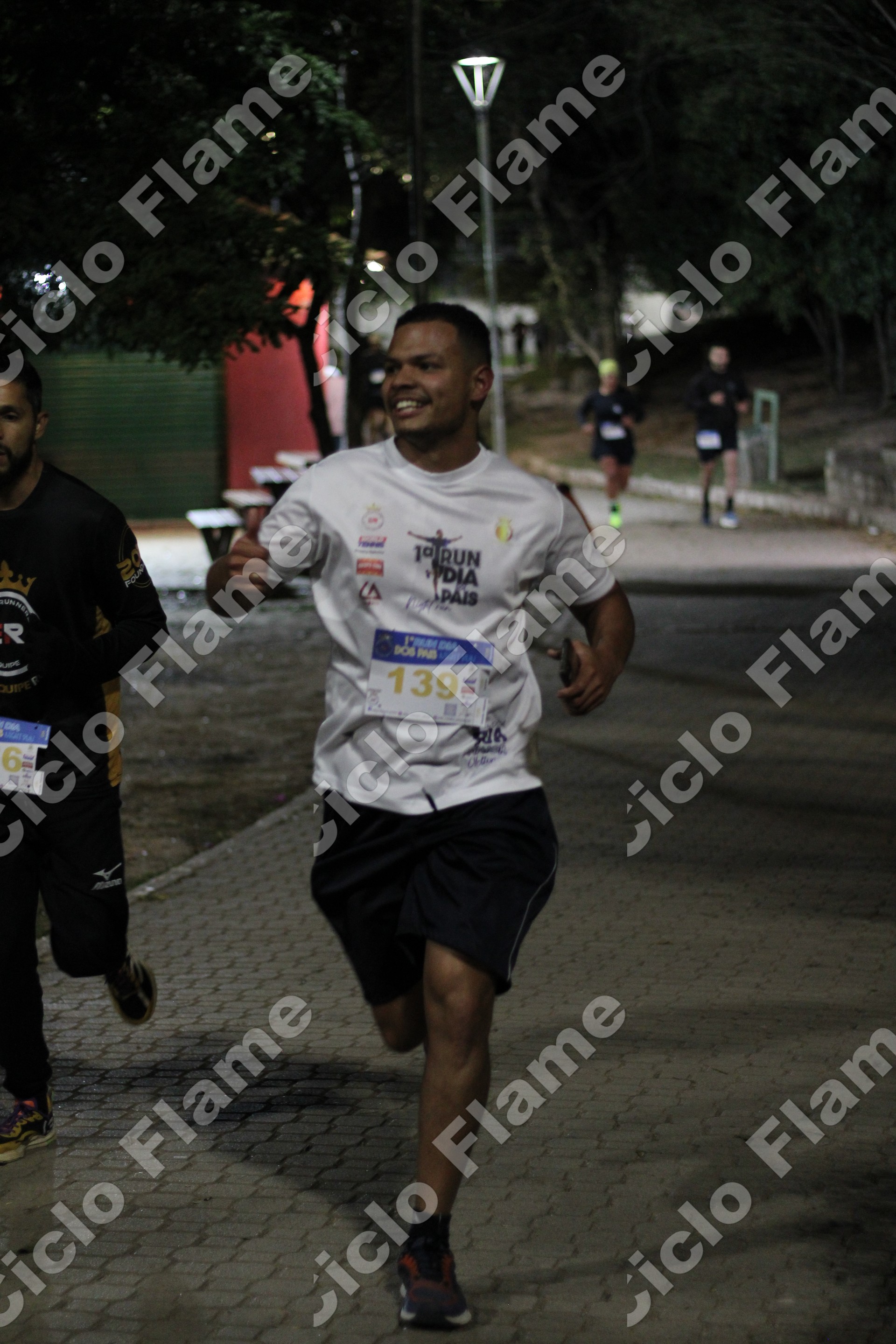Foto corrida-embu_cmhfdald.jpg